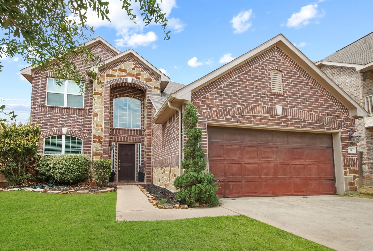 Real estate property located at 38 Hallmark, Montgomery, Conroe, TX, US