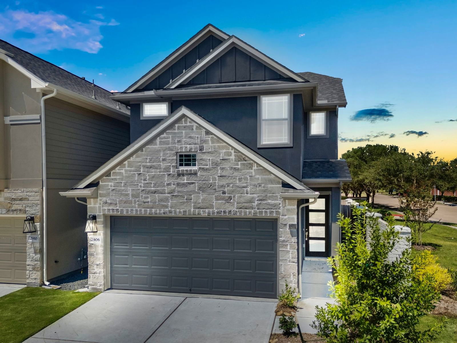 Real estate property located at 2906 Park Hill, Fort Bend, Park Hill Villas, Stafford, TX, US