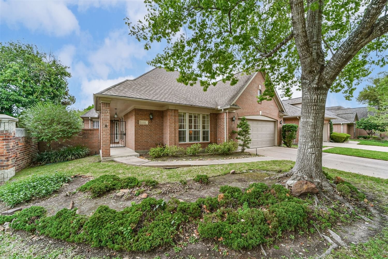 Real estate property located at 13722 Aspen Cove, Harris, Parkway Villages Sec 01, Houston, TX, US