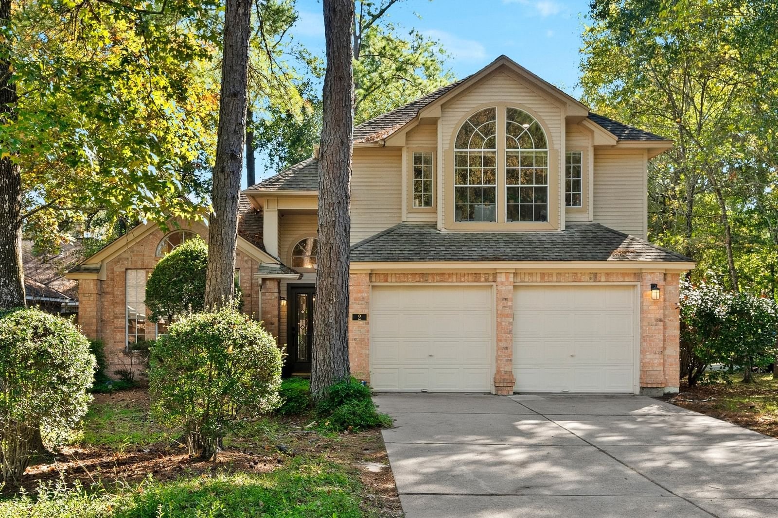 Real estate property located at 2 Skyland, Montgomery, Wdlnds Village Cochrans Cr 06, The Woodlands, TX, US