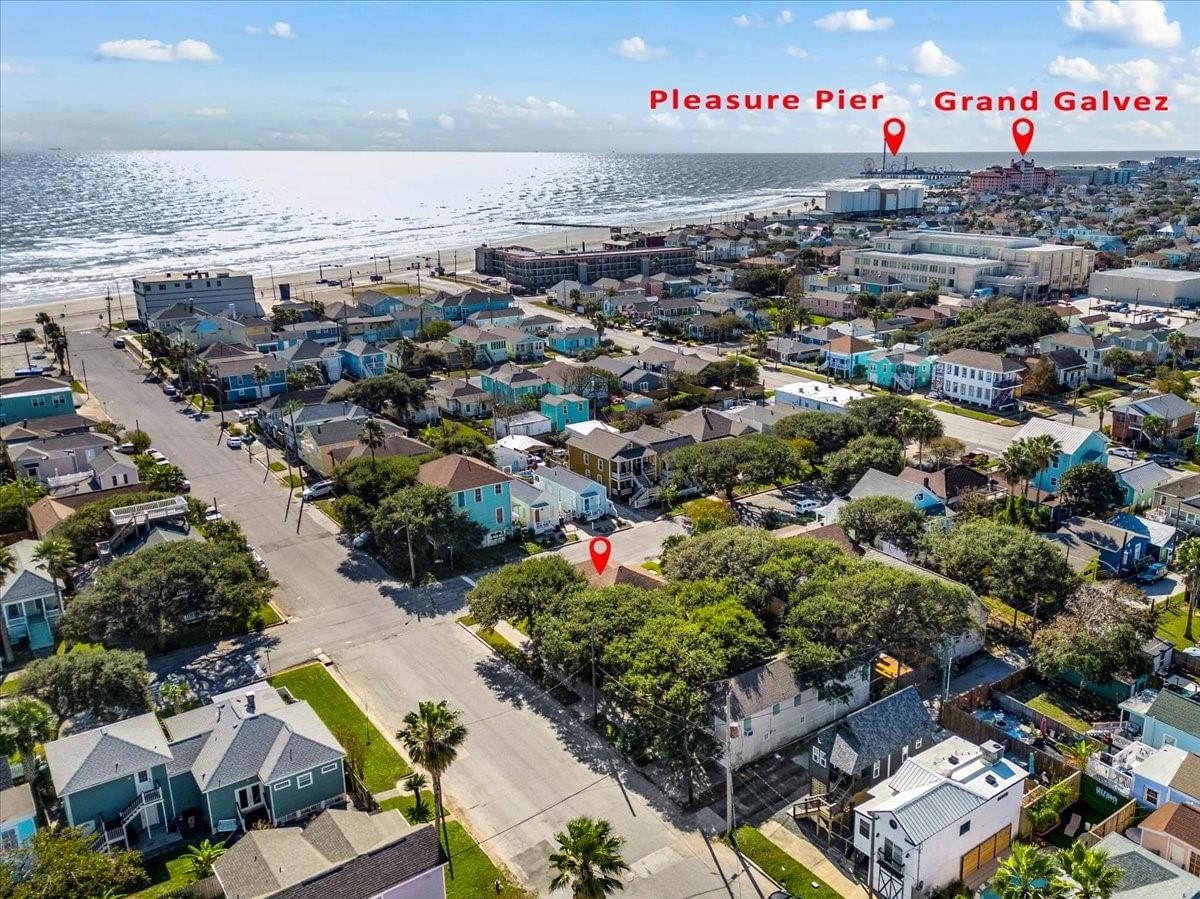 Real estate property located at 1302 Avenue M 1/2, Galveston, Galveston Outlots, Galveston, TX, US