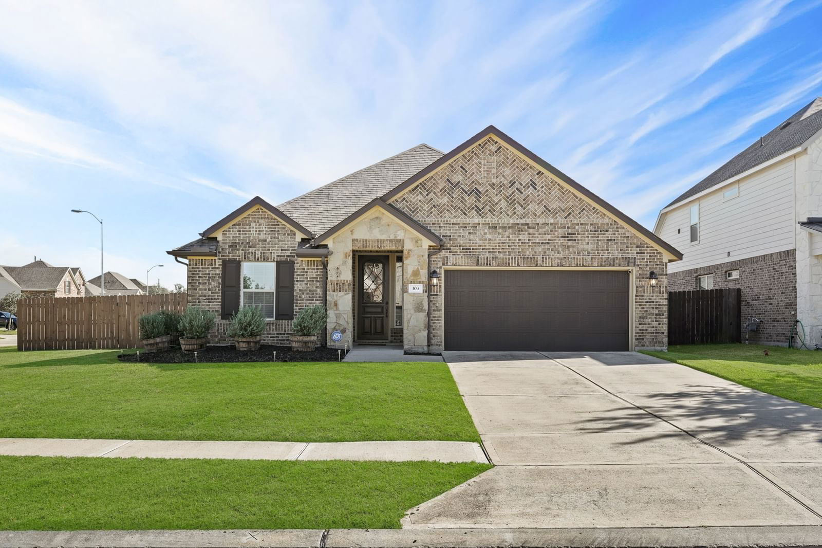 Real estate property located at 103 Ravenbrook, Fort Bend, Bonbrook Plantation North, Rosenberg, TX, US