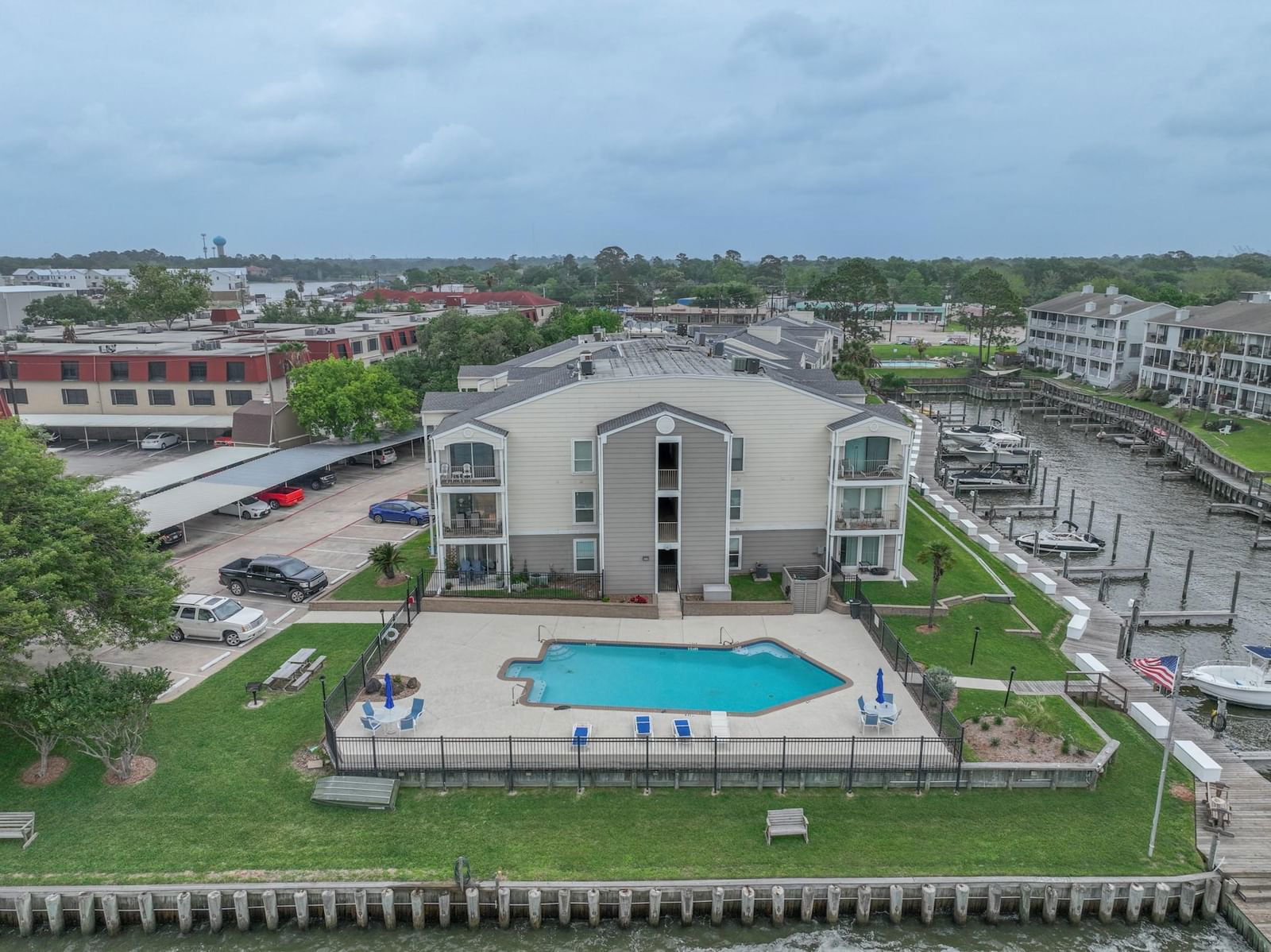 Real estate property located at 114 Yacht Club #114, Harris, Yacht Club Condo Ph, El Lago, TX, US