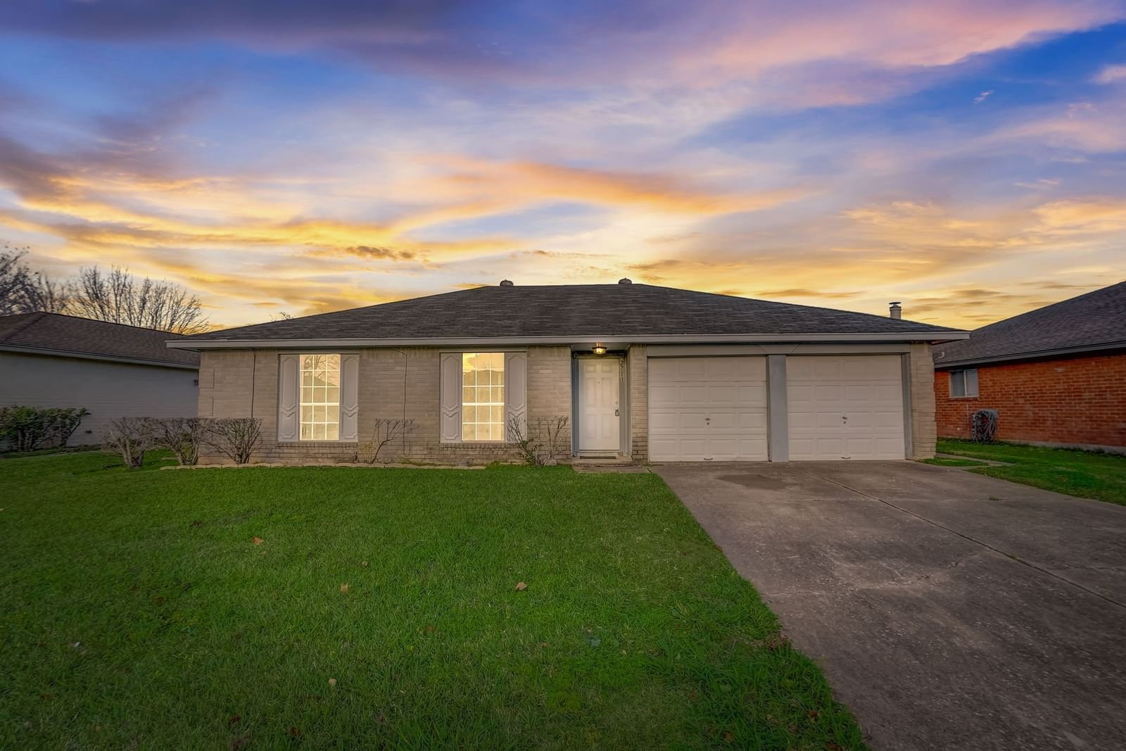 Real estate property located at 2711 Pilgrims Point, Harris, Heritage Park Sec 05, Webster, TX, US