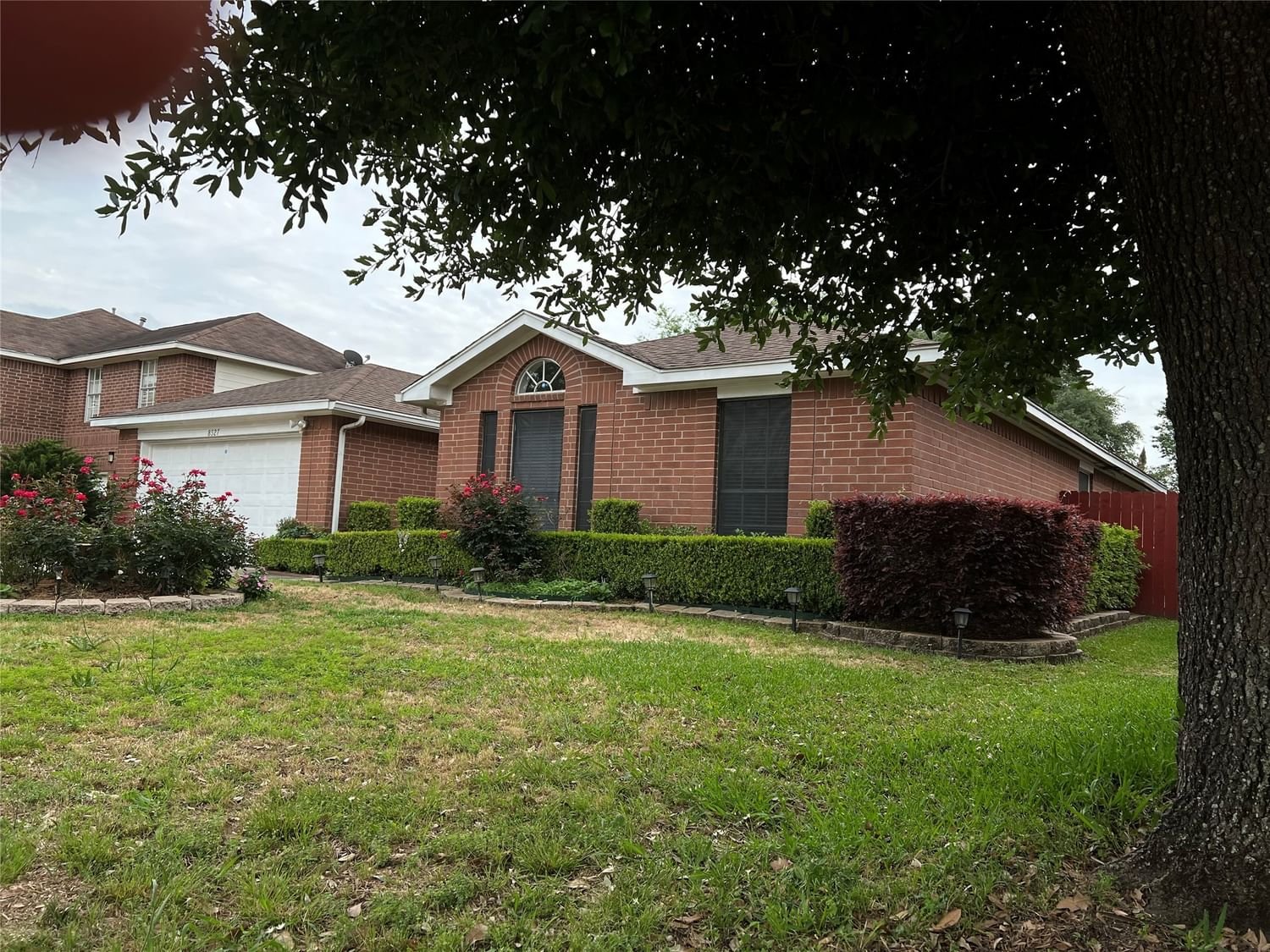 Real estate property located at 8327 Summertree, Harris, Courtyard Homes 03 Sec 02 Prcl, Houston, TX, US