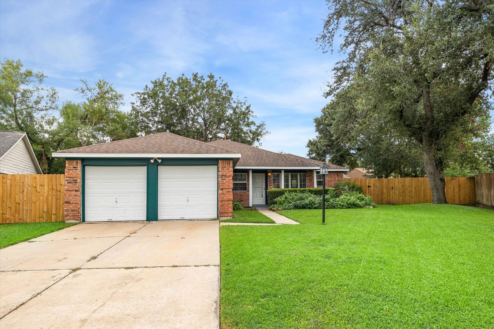 Real estate property located at 10107 Sageburrow, Harris, Kirkmont Sec 02, Houston, TX, US