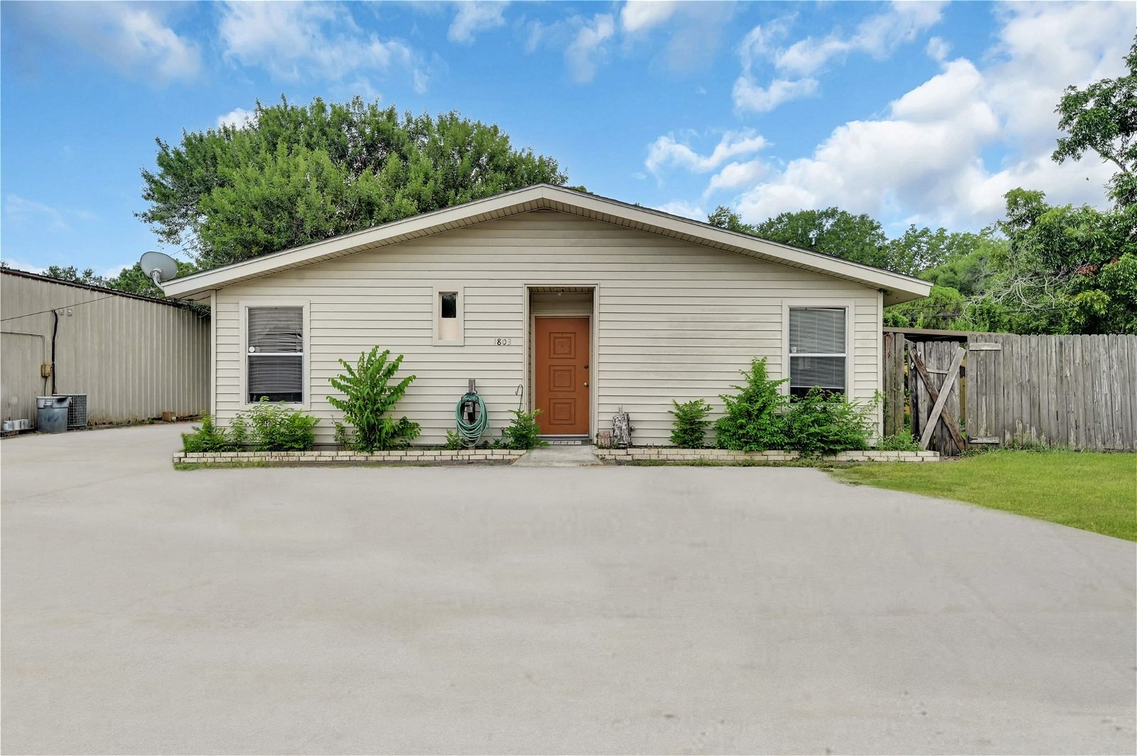 Real estate property located at 1803 Texas, Harris, Central Heights R/P, Baytown, TX, US