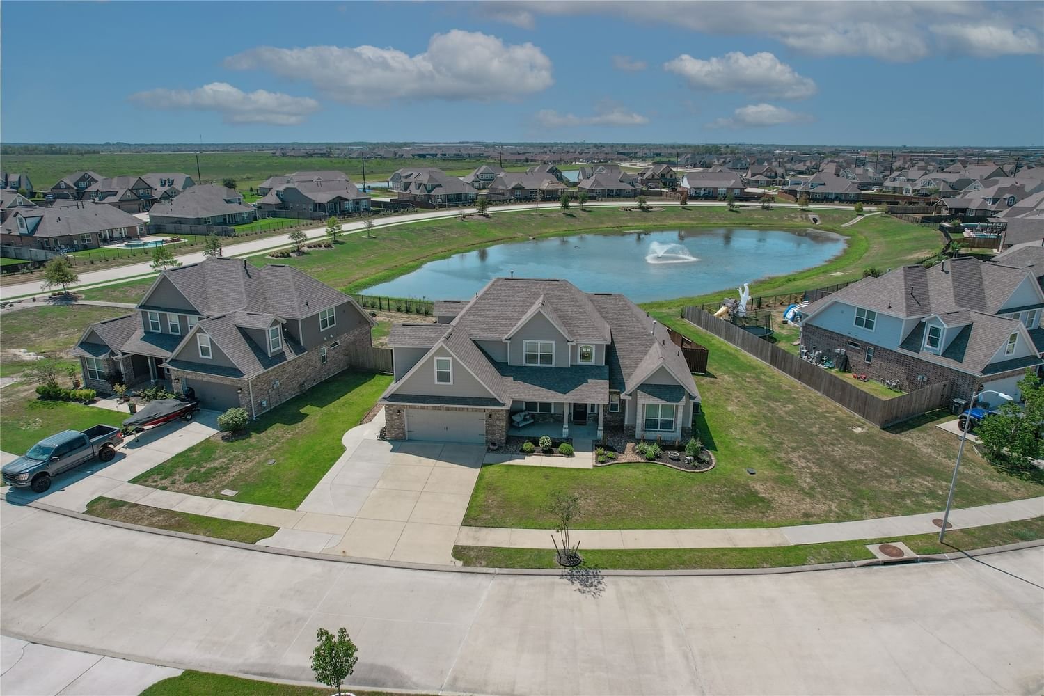 Real estate property located at 9730 Suffolk Downs, Chambers, Lakes/Champions Estates PH 1, Mont Belvieu, TX, US