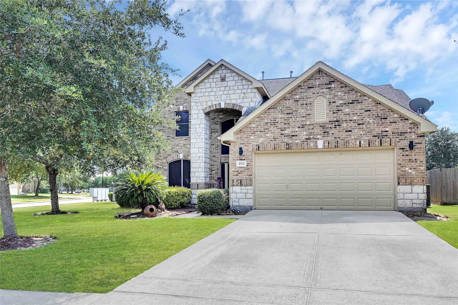 Real estate property located at 4702 Lakefront Terrace, Brazoria, Pearland, TX, US