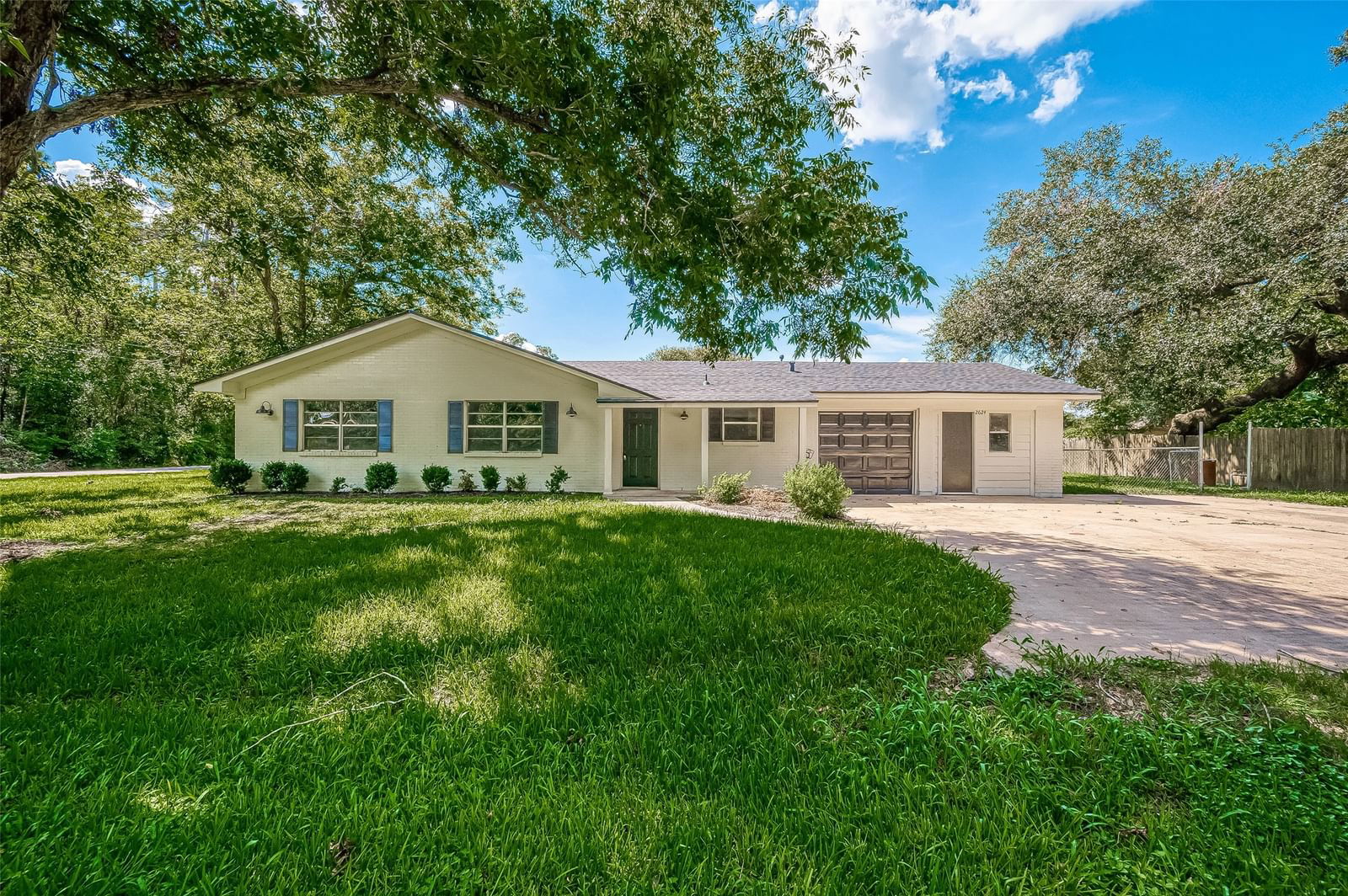 Real estate property located at 2624 County Road 148, Brazoria, H H Wellman Sub, Alvin, TX, US