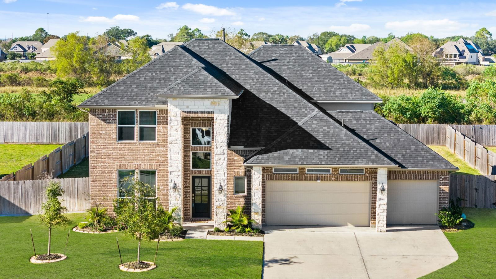 Real estate property located at 11811 Champions Forest, Chambers, Champions Forest, Mont Belvieu, TX, US