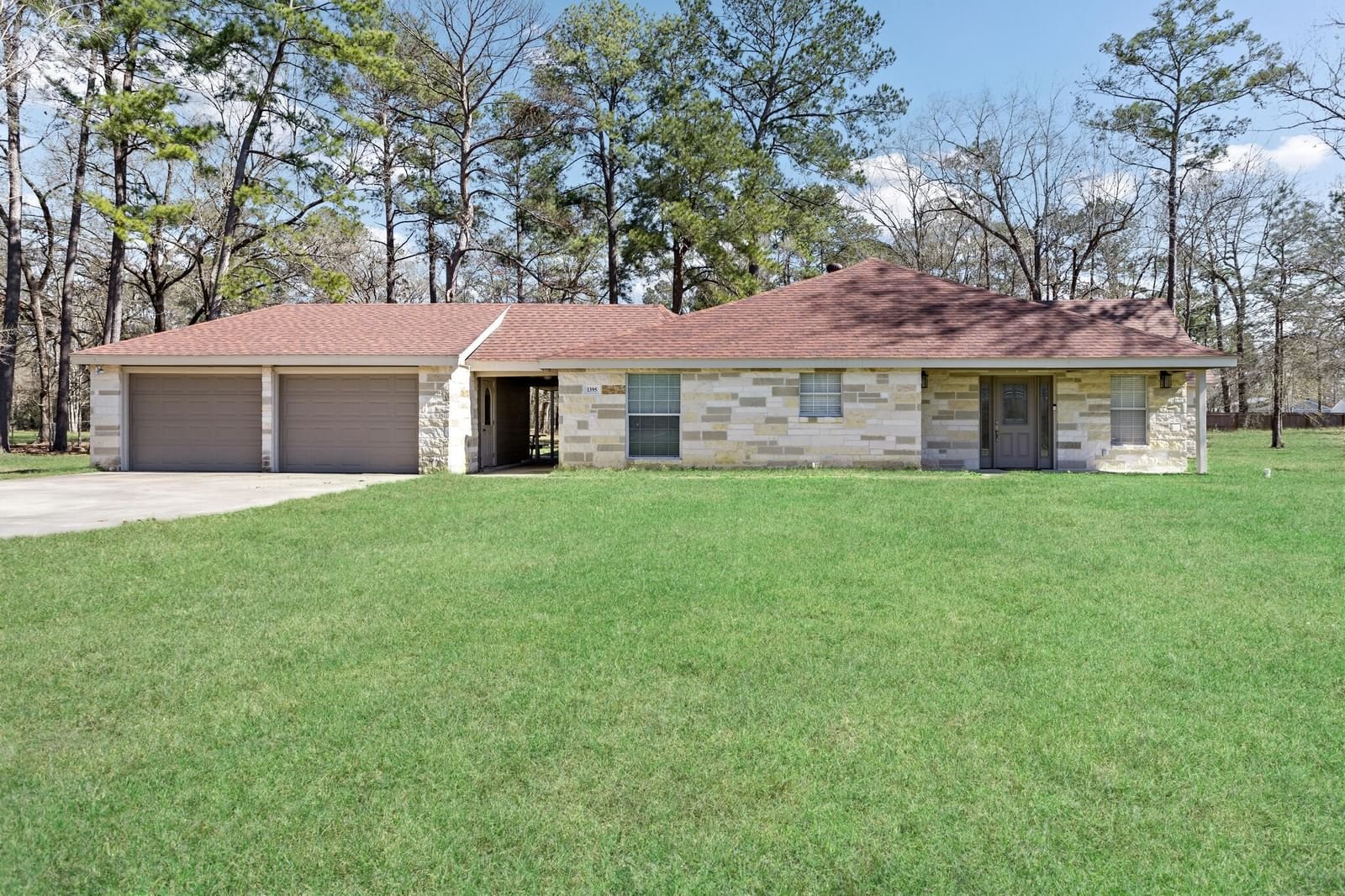 Real estate property located at 1395 Countrywood, Hardin, Country Wood, Sour Lake, TX, US