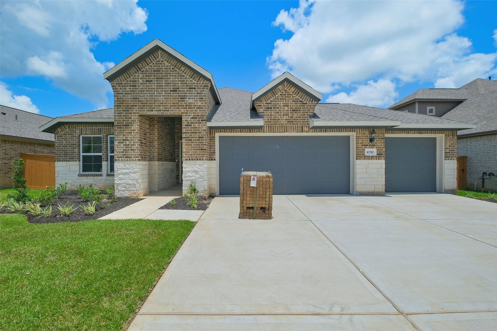 Real estate property located at 10710 Amador Peak, Brazoria, Sierra Vista West, Rosharon, TX, US