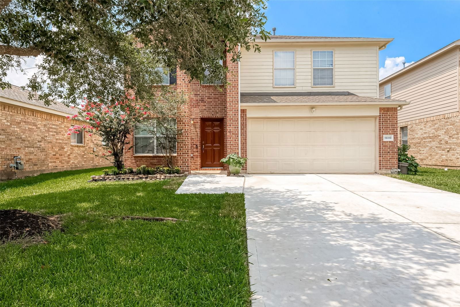 Real estate property located at 19310 Arrow Grand, Fort Bend, Bradford Park, Richmond, TX, US