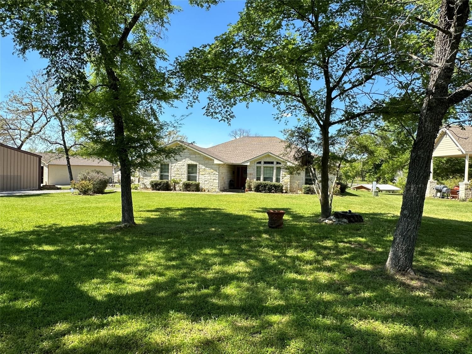 Real estate property located at 19547 County Road 377, Leon, Hilltop Lakes Sec 26, Marquez, TX, US