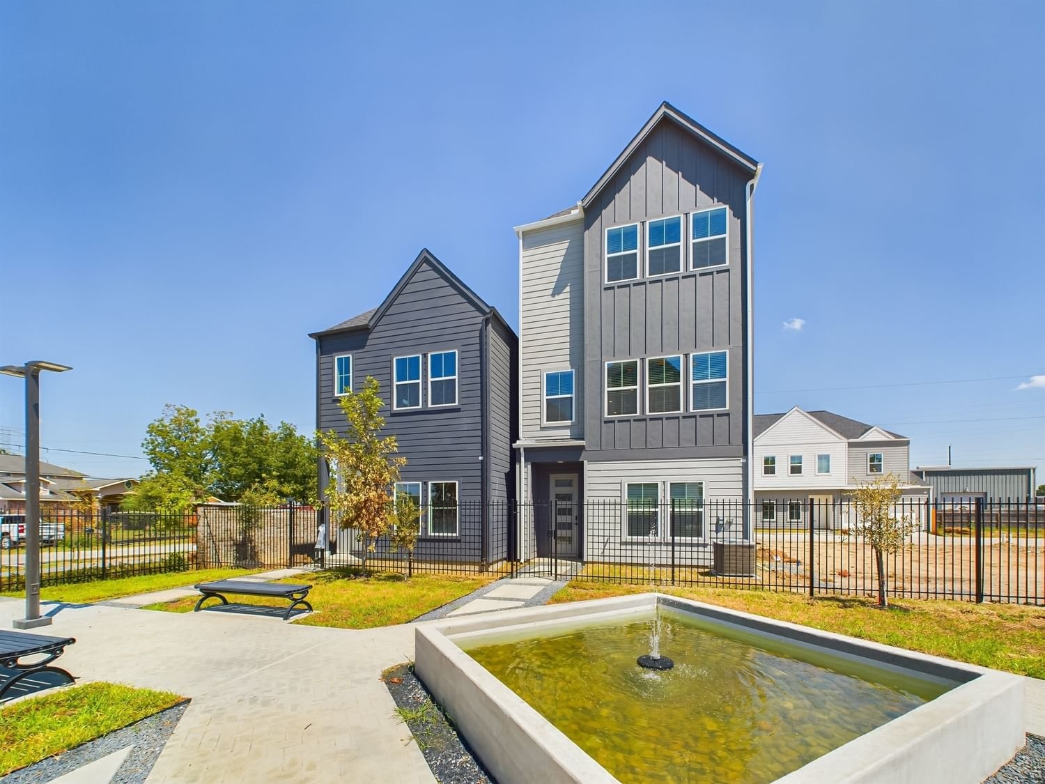 Real estate property located at 8327 Springwood Creek, Harris, SPRINGWOOD VILLAS, Houston, TX, US