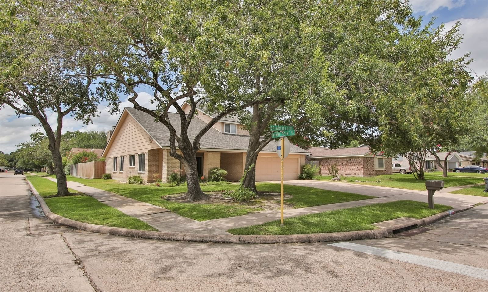 Real estate property located at 6918 Briarfield, Harris, Oakwood Glen Sec 01, Spring, TX, US