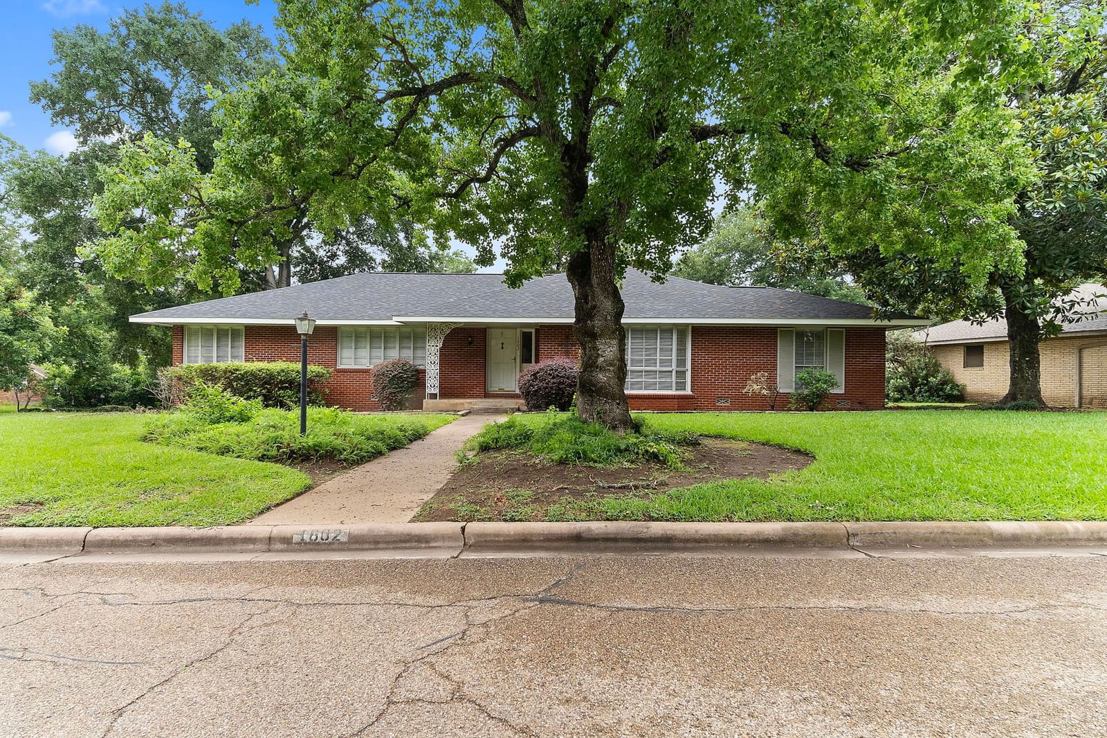 Real estate property located at 1602 Harrison, Washington, Walnut Hill, Brenham, TX, US