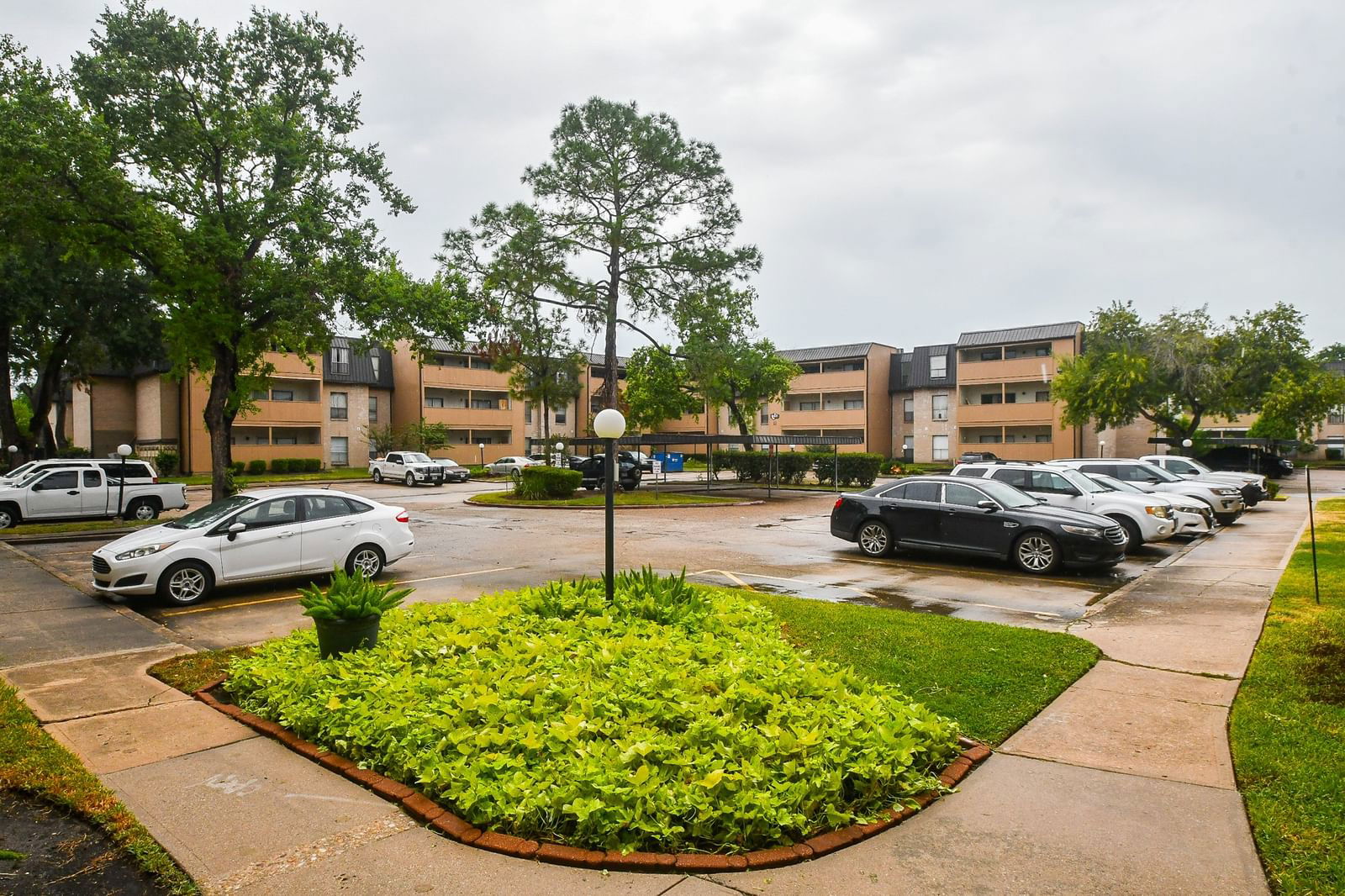 Real estate property located at 8519 Hearth #2, Harris, HEARTHWOOD COND, Houston, TX, US