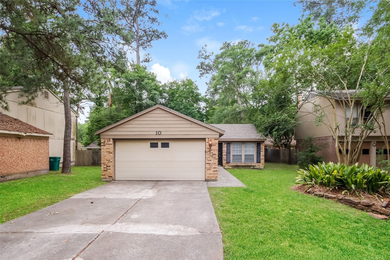 Real estate property located at 10 Hasting, Montgomery, The Woodlands Panther Creek, The Woodlands, TX, US