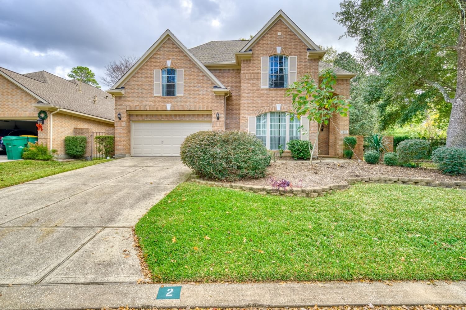 Real estate property located at 2 SURREY RUN PLACE, Montgomery, WDLNDS WINDSOR HILLS, The Woodlands, TX, US