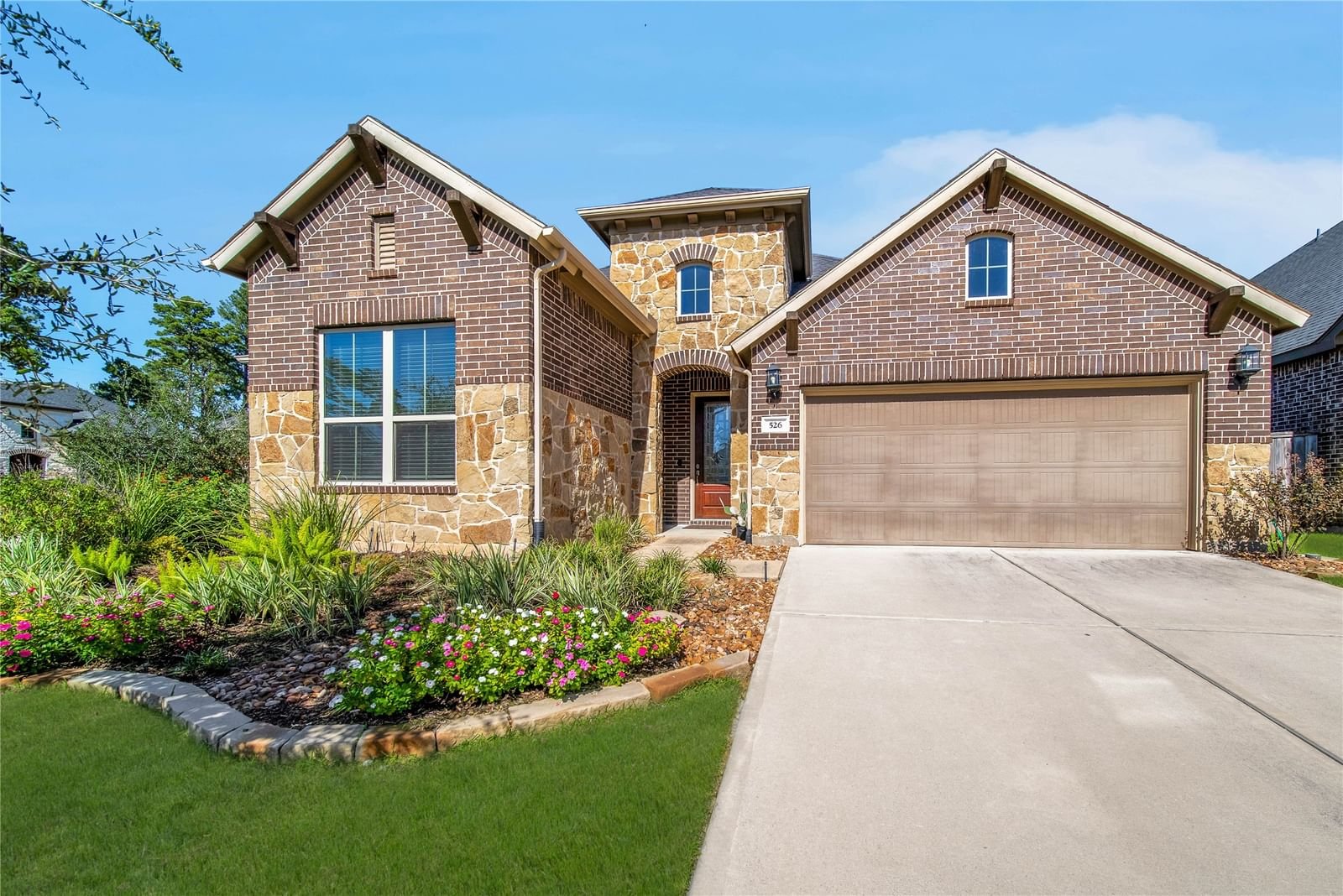 Real estate property located at 526 Willow Canyon, Montgomery, Woodtrace 07, Pinehurst, TX, US
