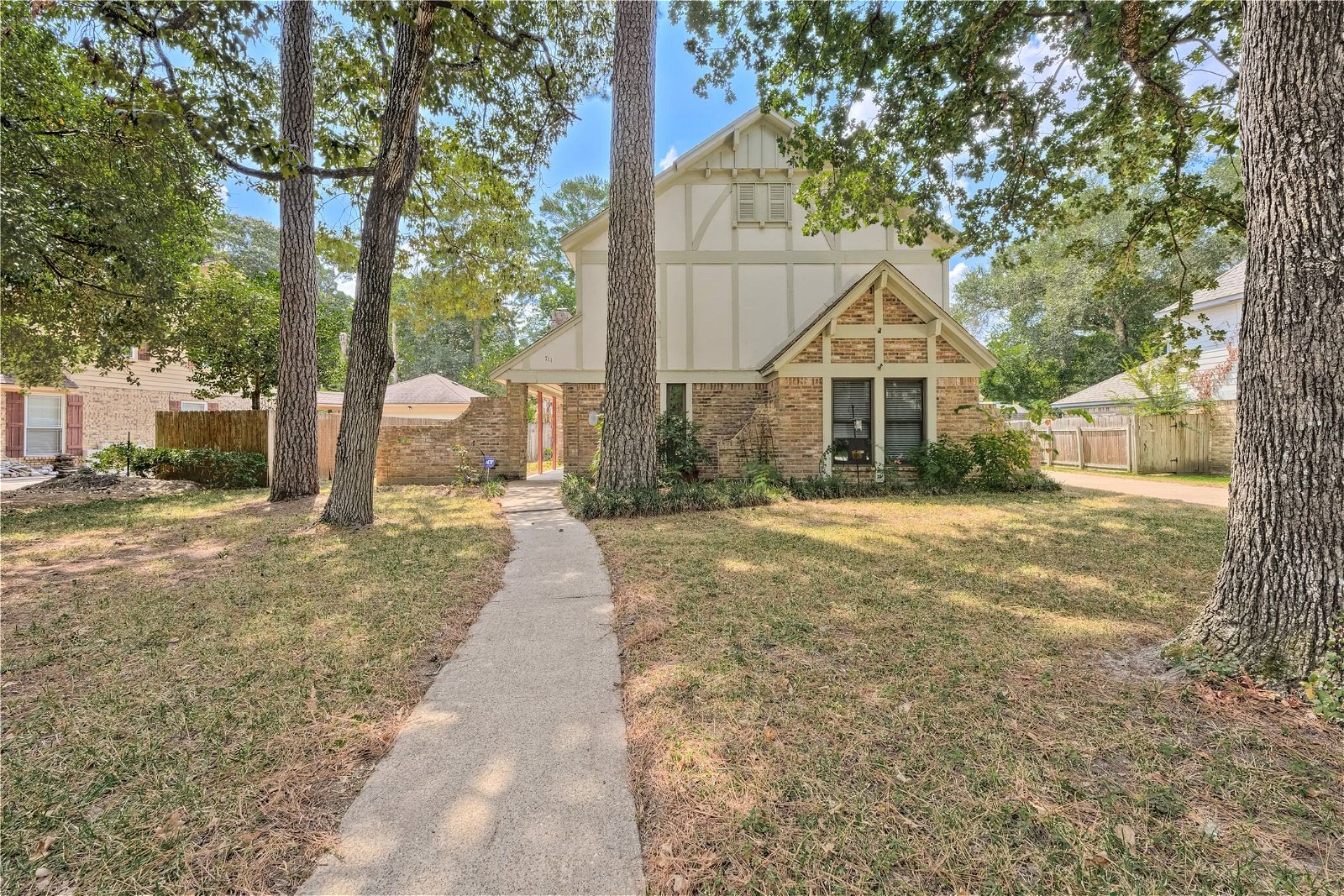 Real estate property located at 711 Rivershire, Montgomery, Conroe, TX, US