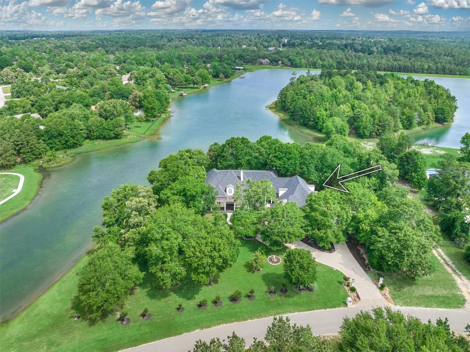 Real estate property located at 8568 Majestic Lake, Montgomery, Crown Oaks, Montgomery, TX, US
