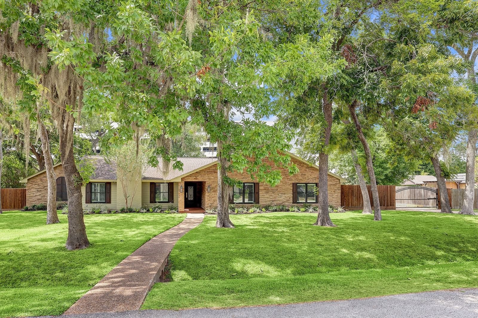 Real estate property located at 1114 Briar Bayou, Harris, Houston, TX, US