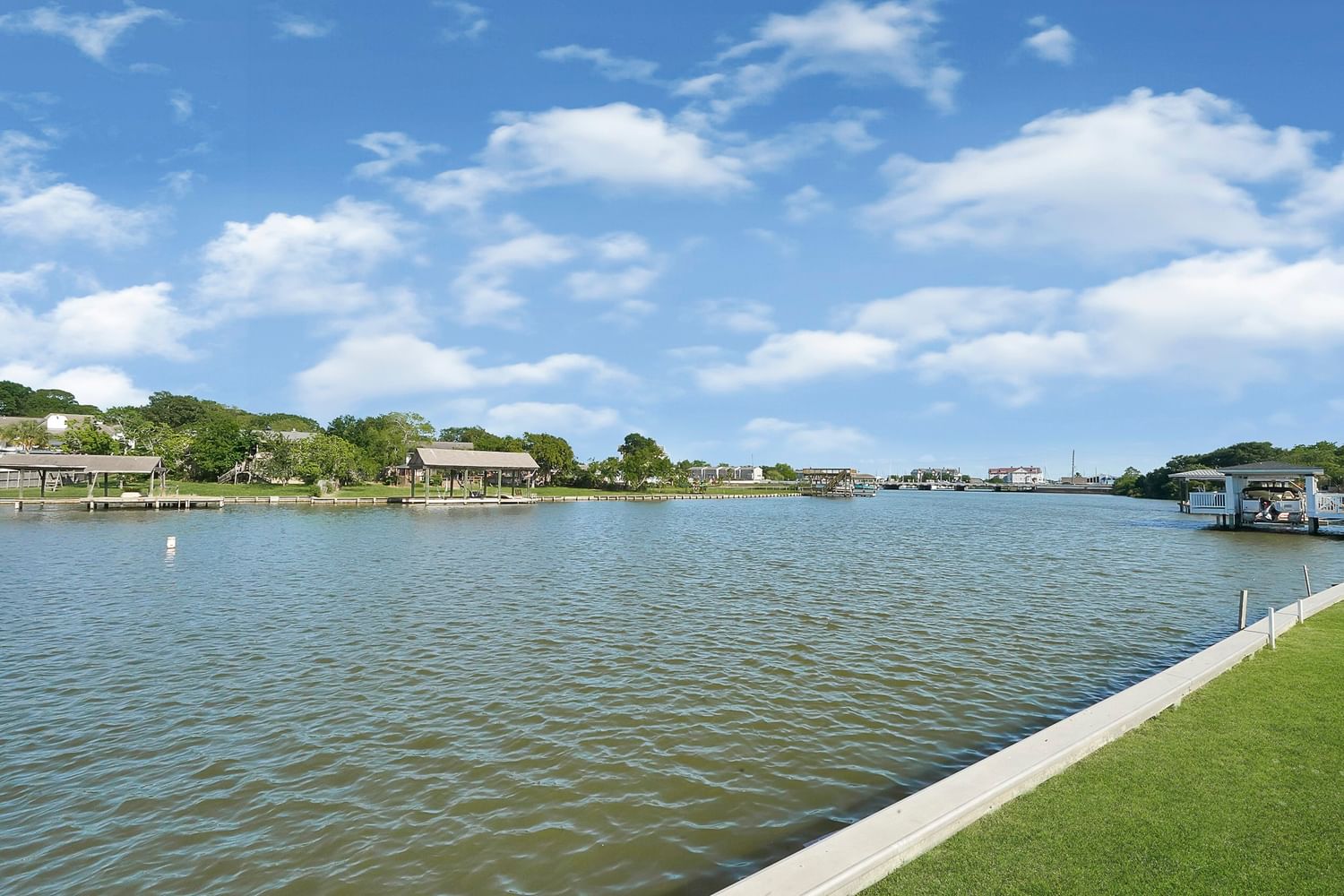 Real estate property located at 2024 Lakeside, Harris, Wildwood Village, Seabrook, TX, US