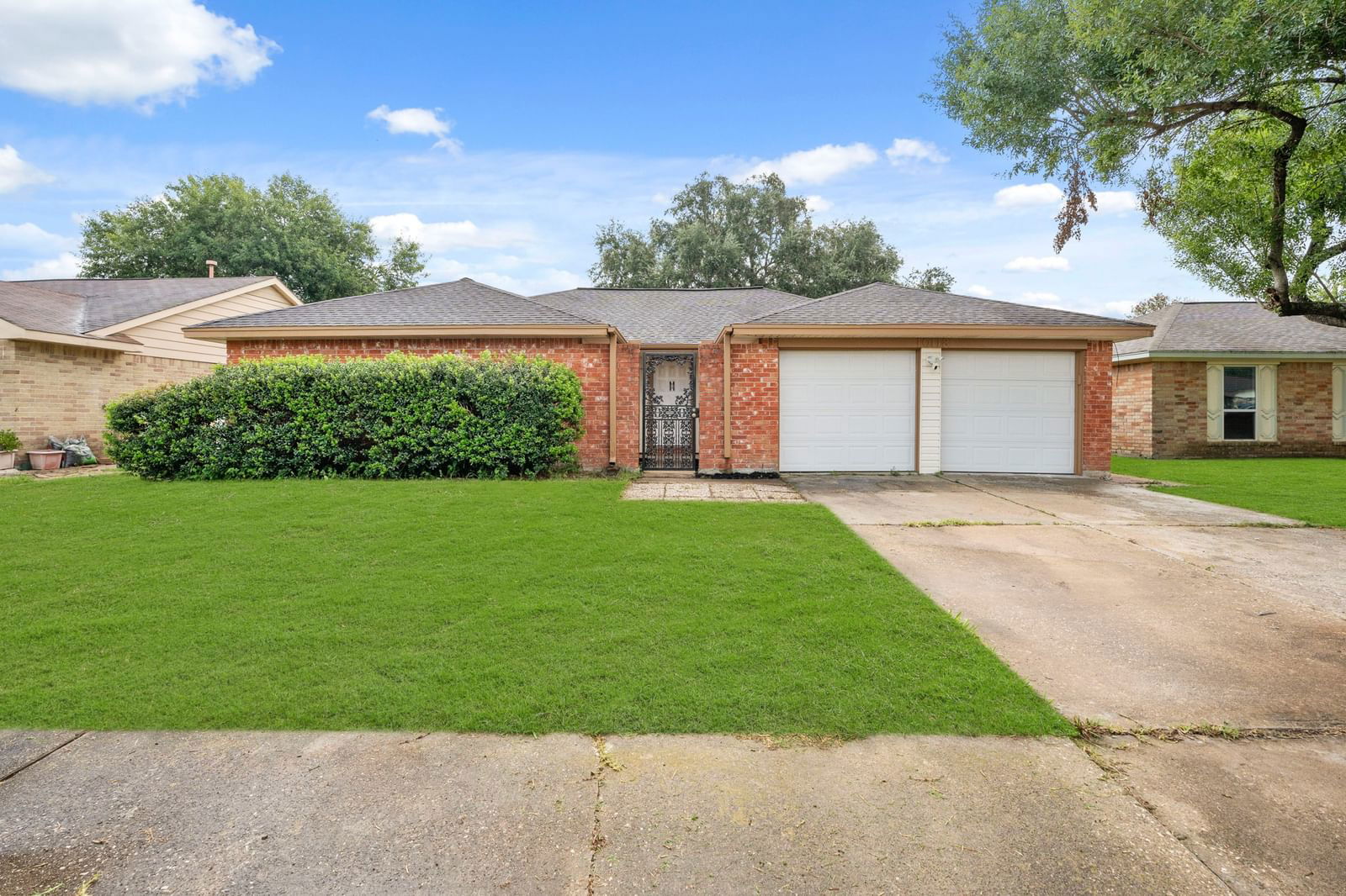 Real estate property located at 10118 Quiet Hill, Harris, Fairmont Park West, La Porte, TX, US