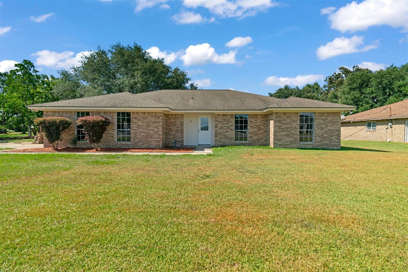 Real estate property located at 1011 Belton, Chambers, Anahuac, TX, US
