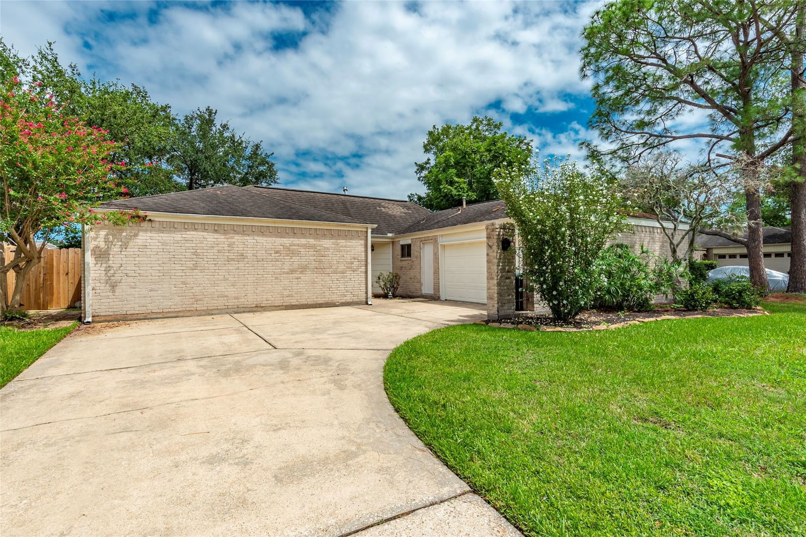 Real estate property located at 14907 Aspen Hills, Harris, OAKBROOK WEST, Houston, TX, US