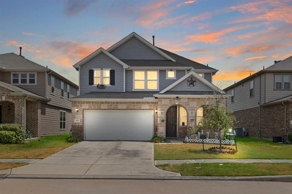 Real estate property located at 2635 Oakwood Bluff, Harris, Westview Lndg Sec 2, Houston, TX, US