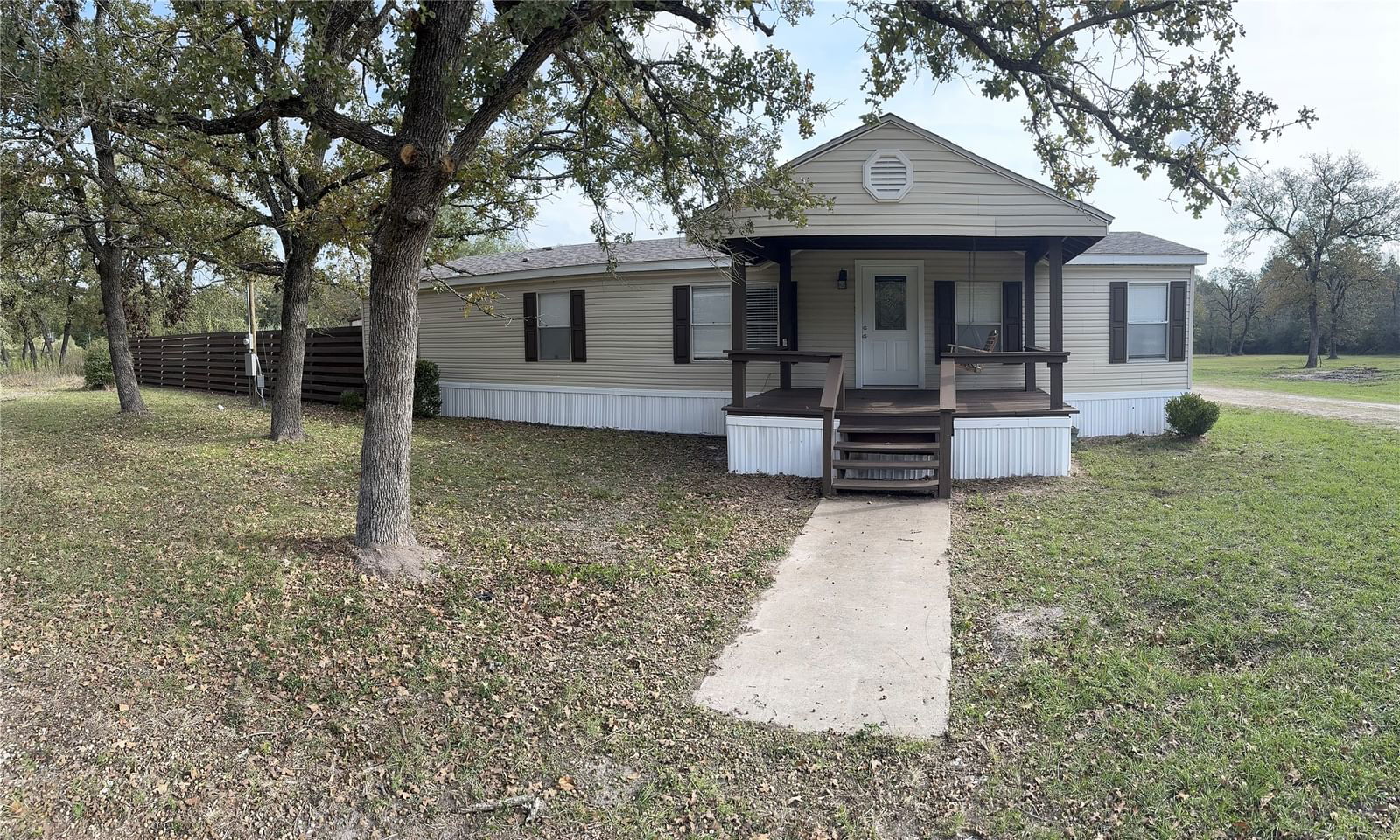 Real estate property located at 54 Wood Farm, Walker, Jw Burus Surveya-82, Huntsville, TX, US