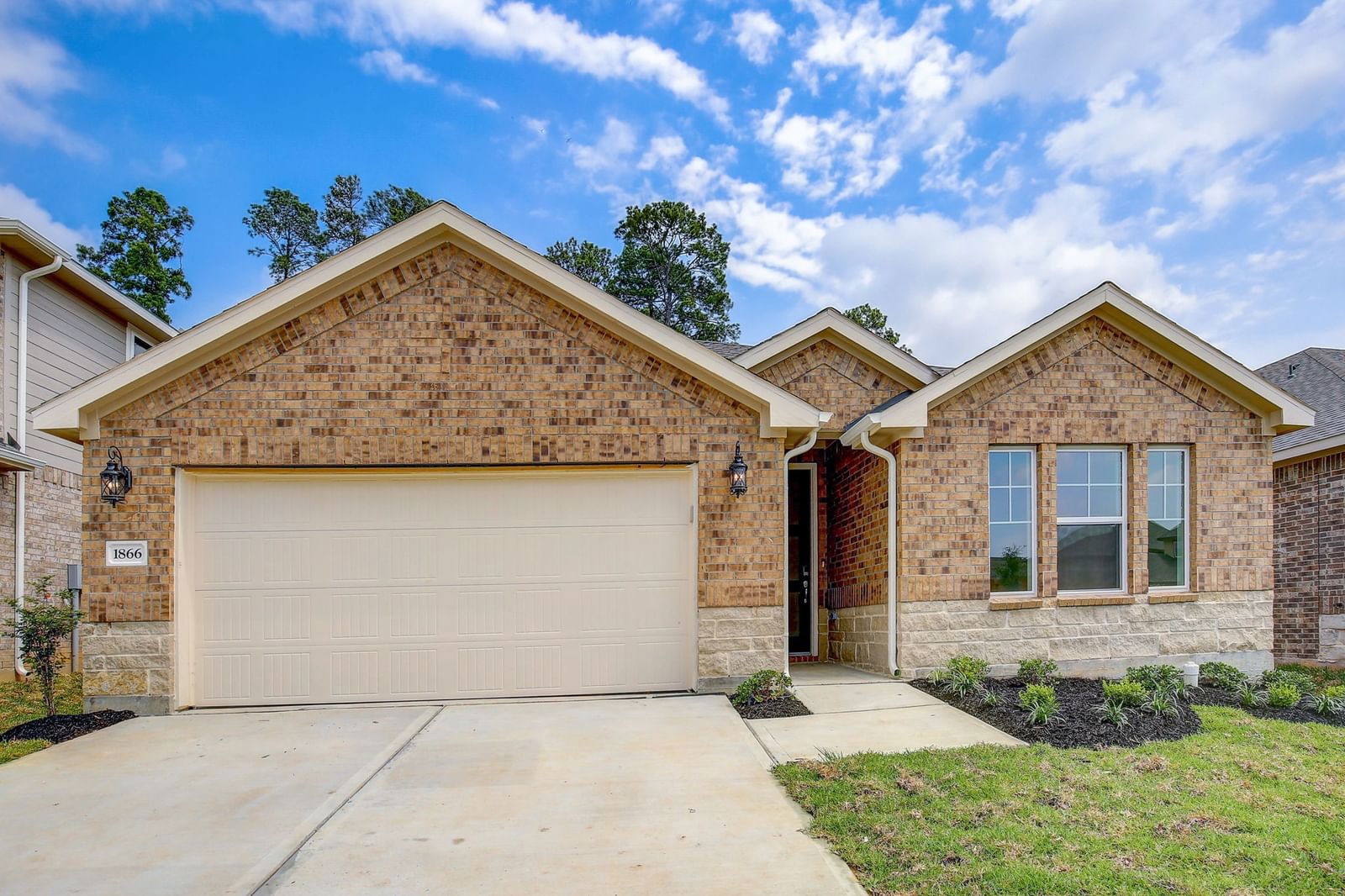 Real estate property located at 1866 East Darlington Oak, Montgomery, Montgomery Oaks, Conroe, TX, US