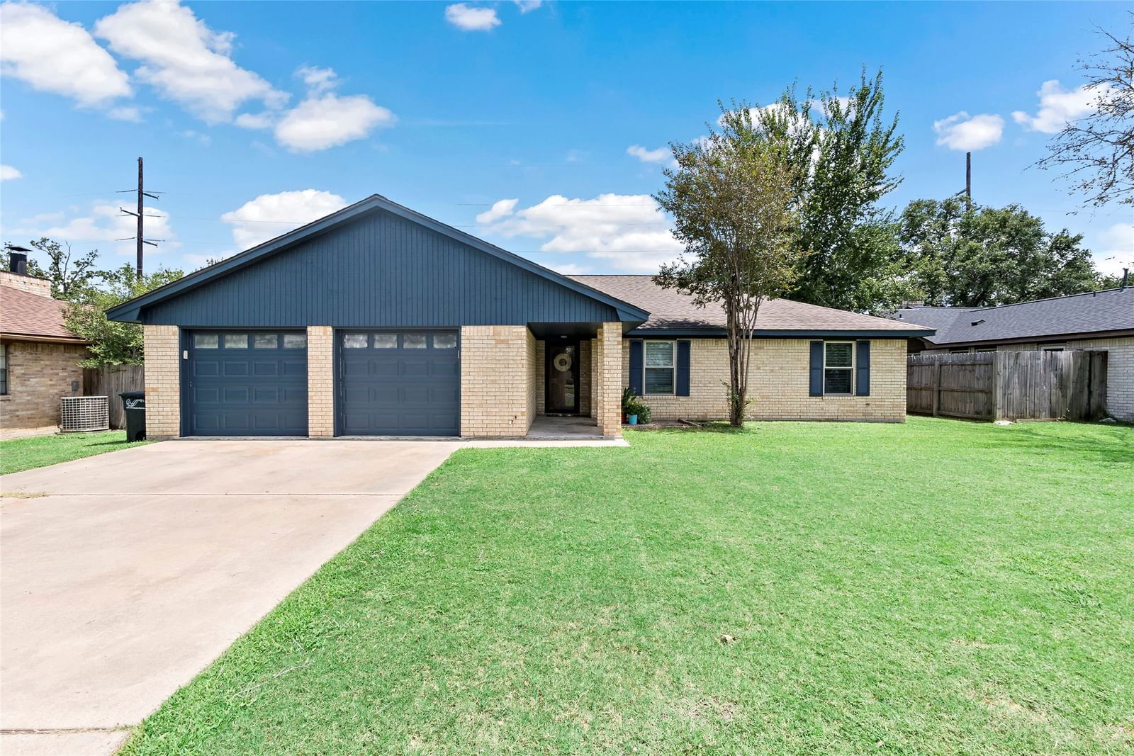 Real estate property located at 2512 Sumter, Brazos, Raintree Ph 03, College Station, TX, US