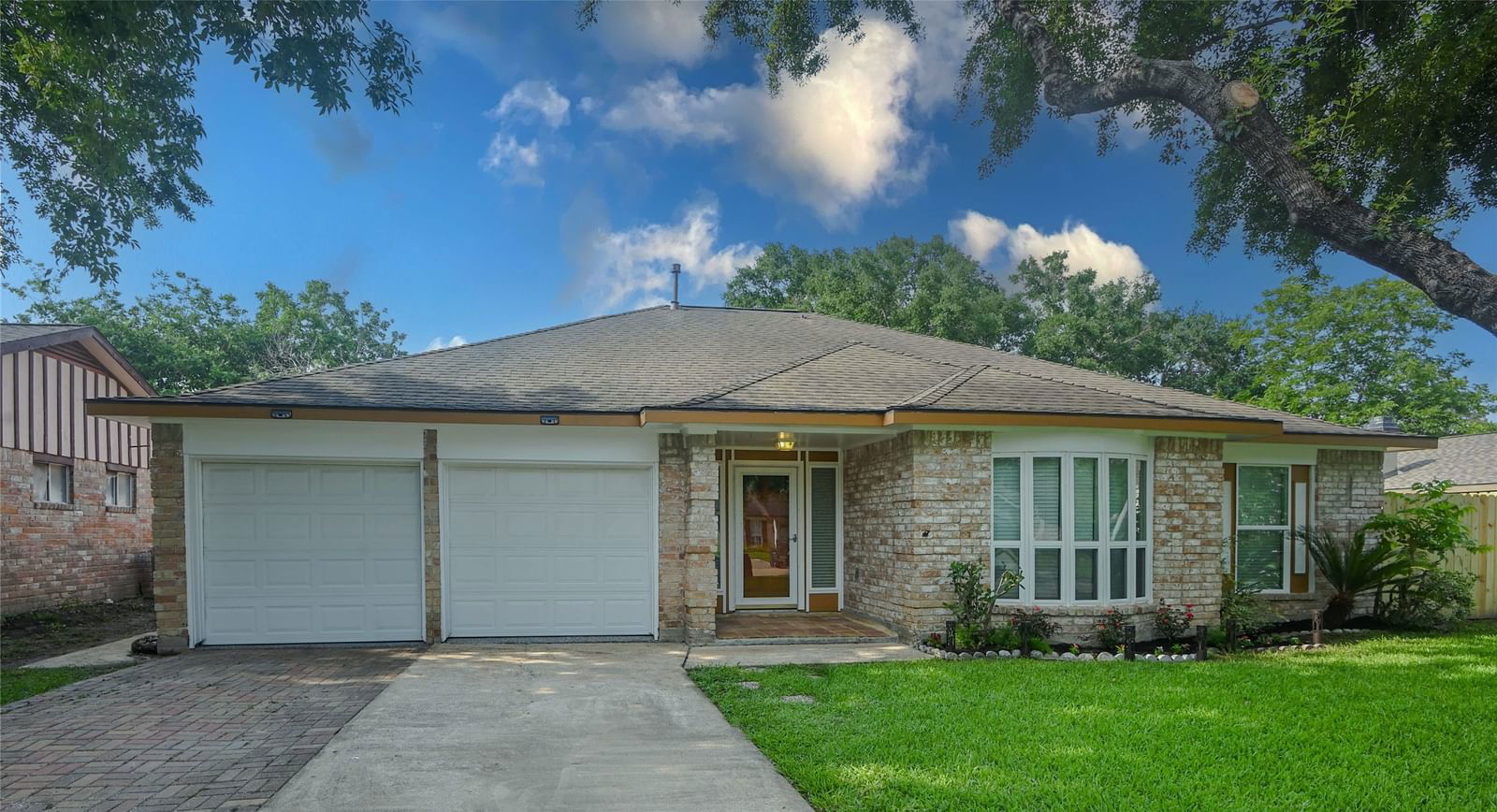 Real estate property located at 12318 Meadowhollow, Fort Bend, Meadows Sec 4, Meadows Place, TX, US