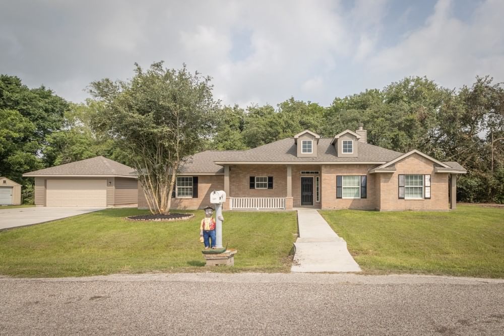 Real estate property located at 589 County Road 949c, Brazoria, H T & B R R, Alvin, TX, US