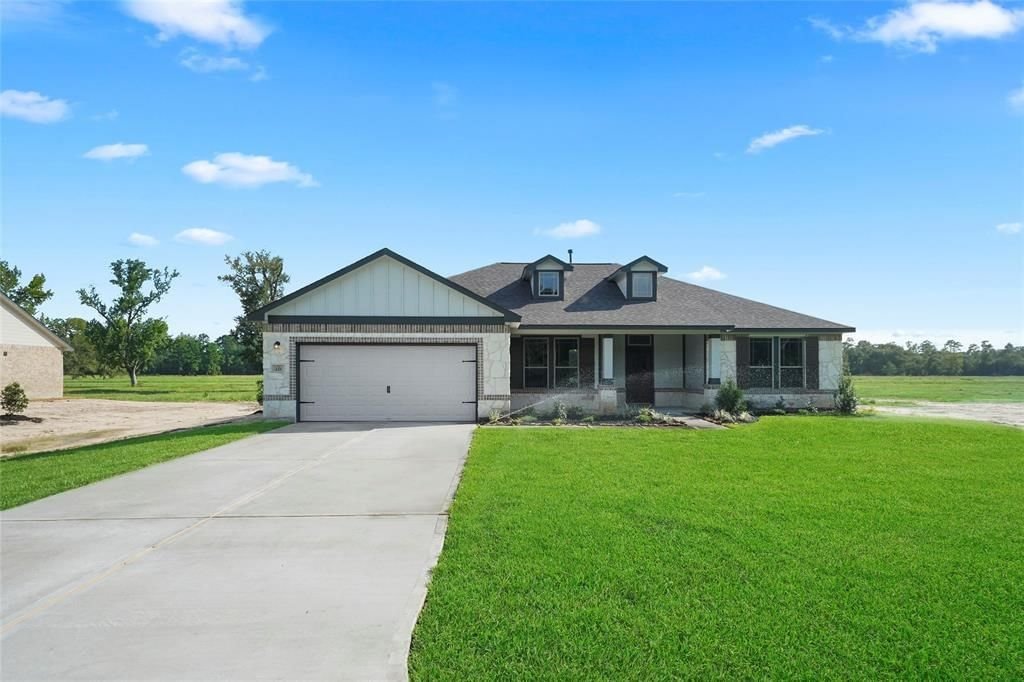 Real estate property located at 221 Barton Place, Liberty, Barton Place, Cleveland, TX, US