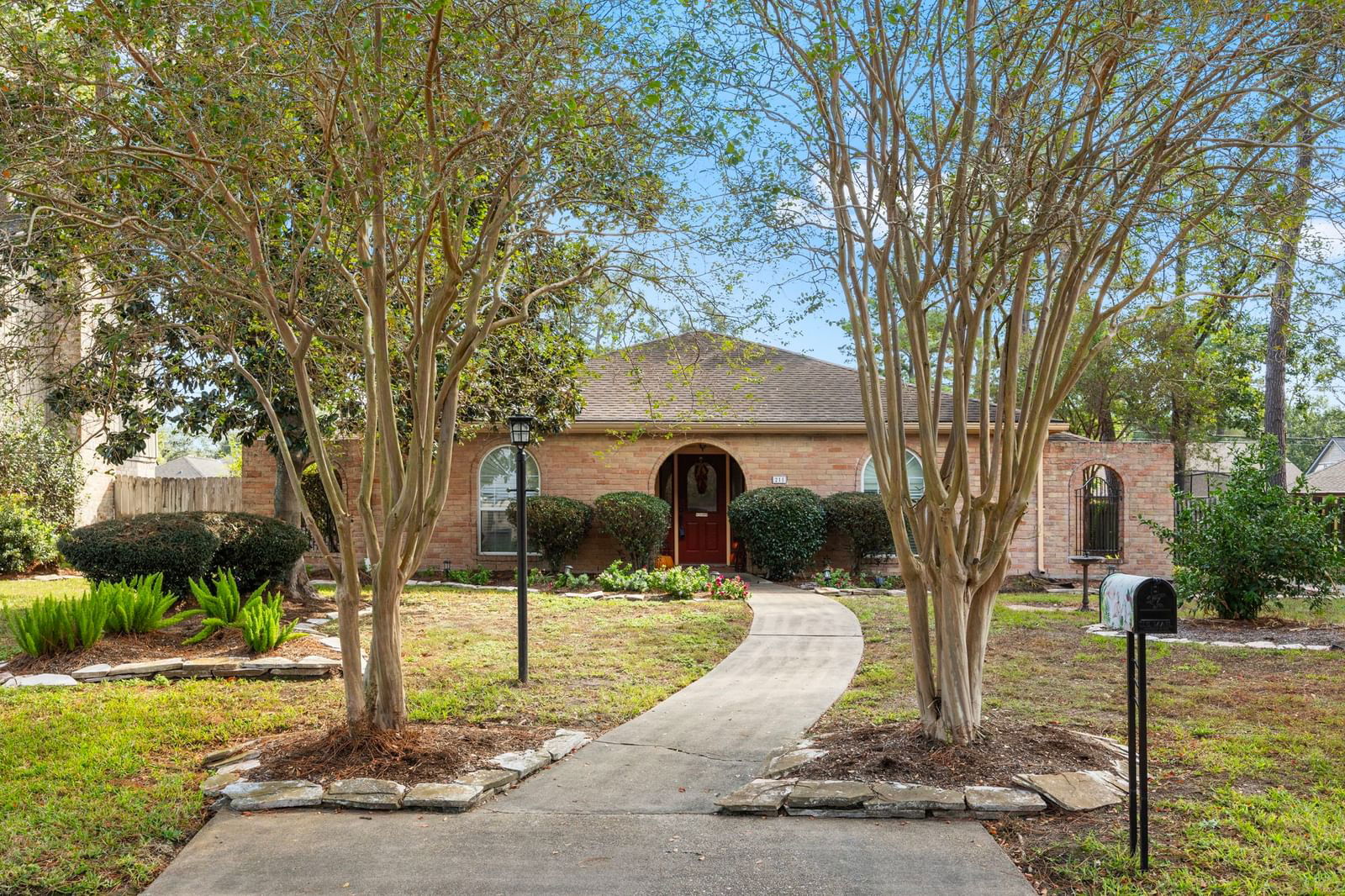 Real estate property located at 211 Magic Oaks, Harris, Enchanted Oaks, Spring, TX, US