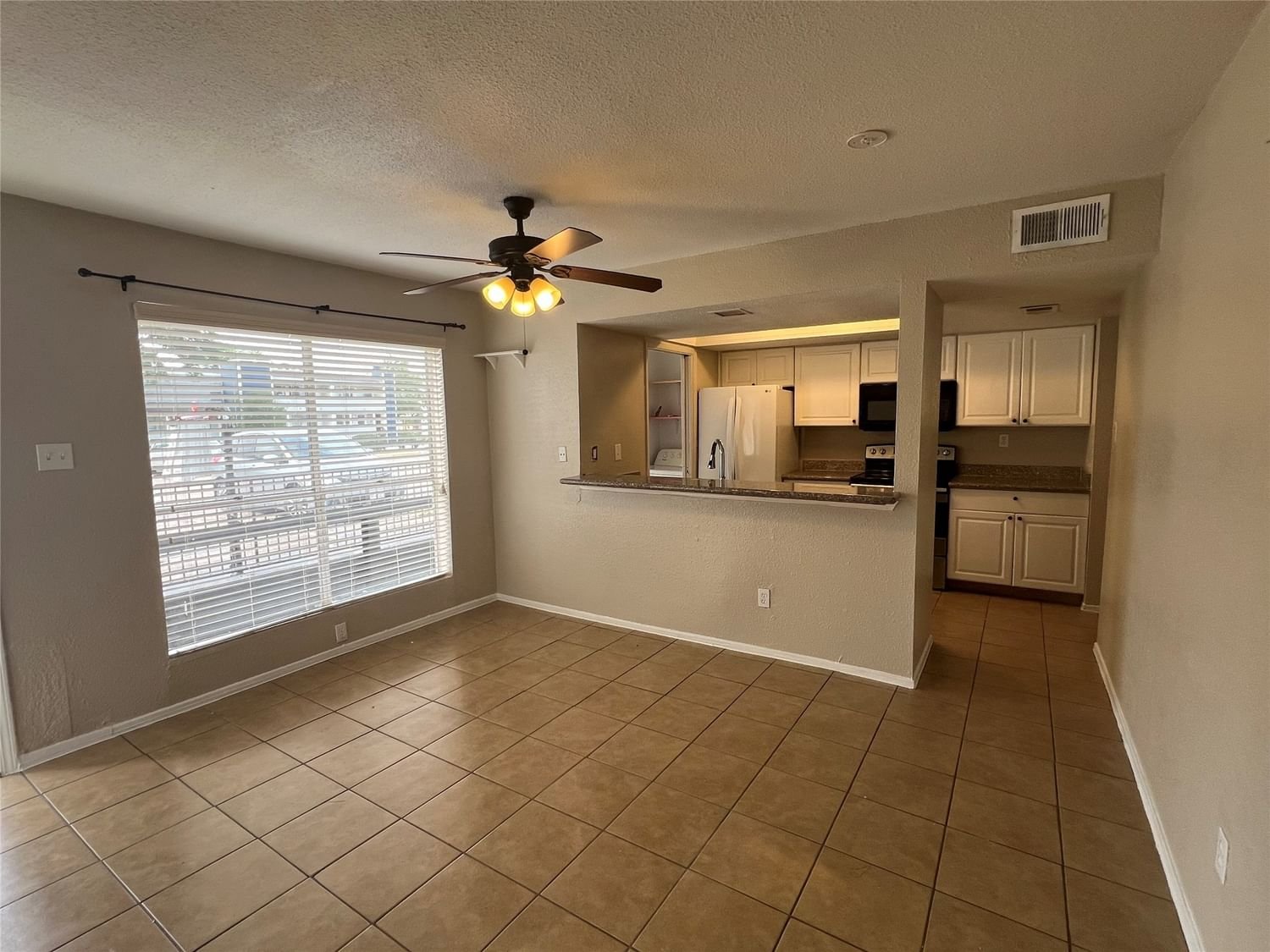 Real estate property located at 781 Country Place #2081, Harris, Spinnaker Cove Condo Ph 02, Houston, TX, US