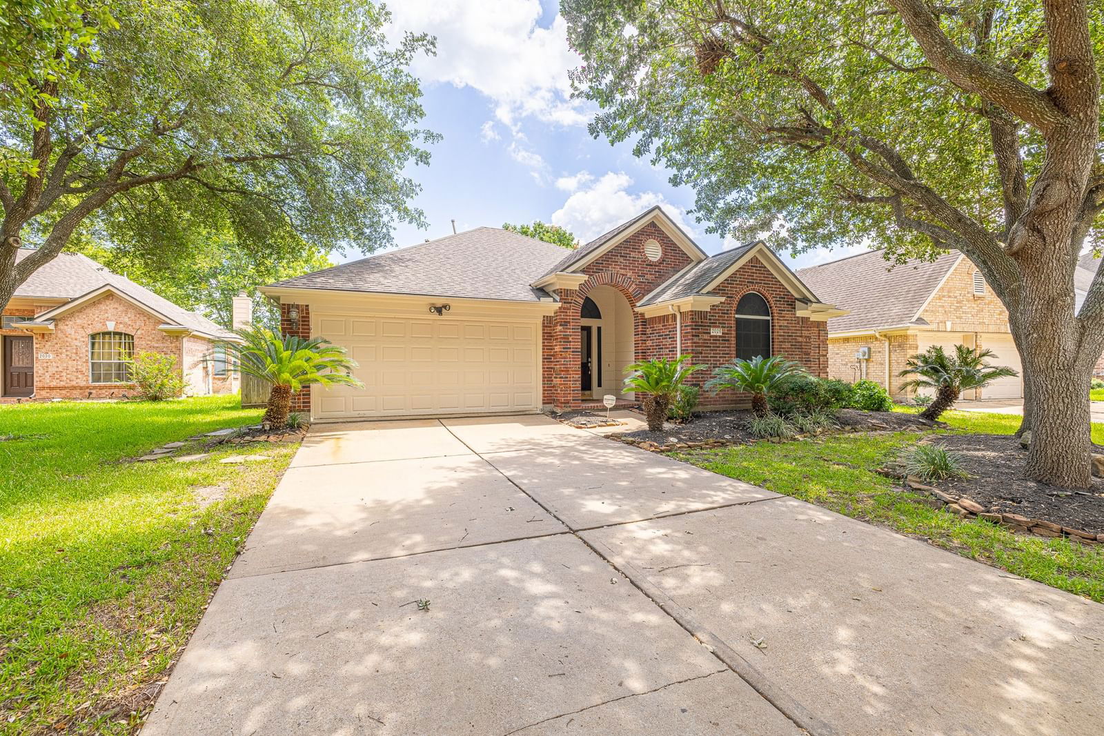 Real estate property located at 2026 Mabry Mill, Harris, Bay Pointe Sec 05 Amd, Houston, TX, US