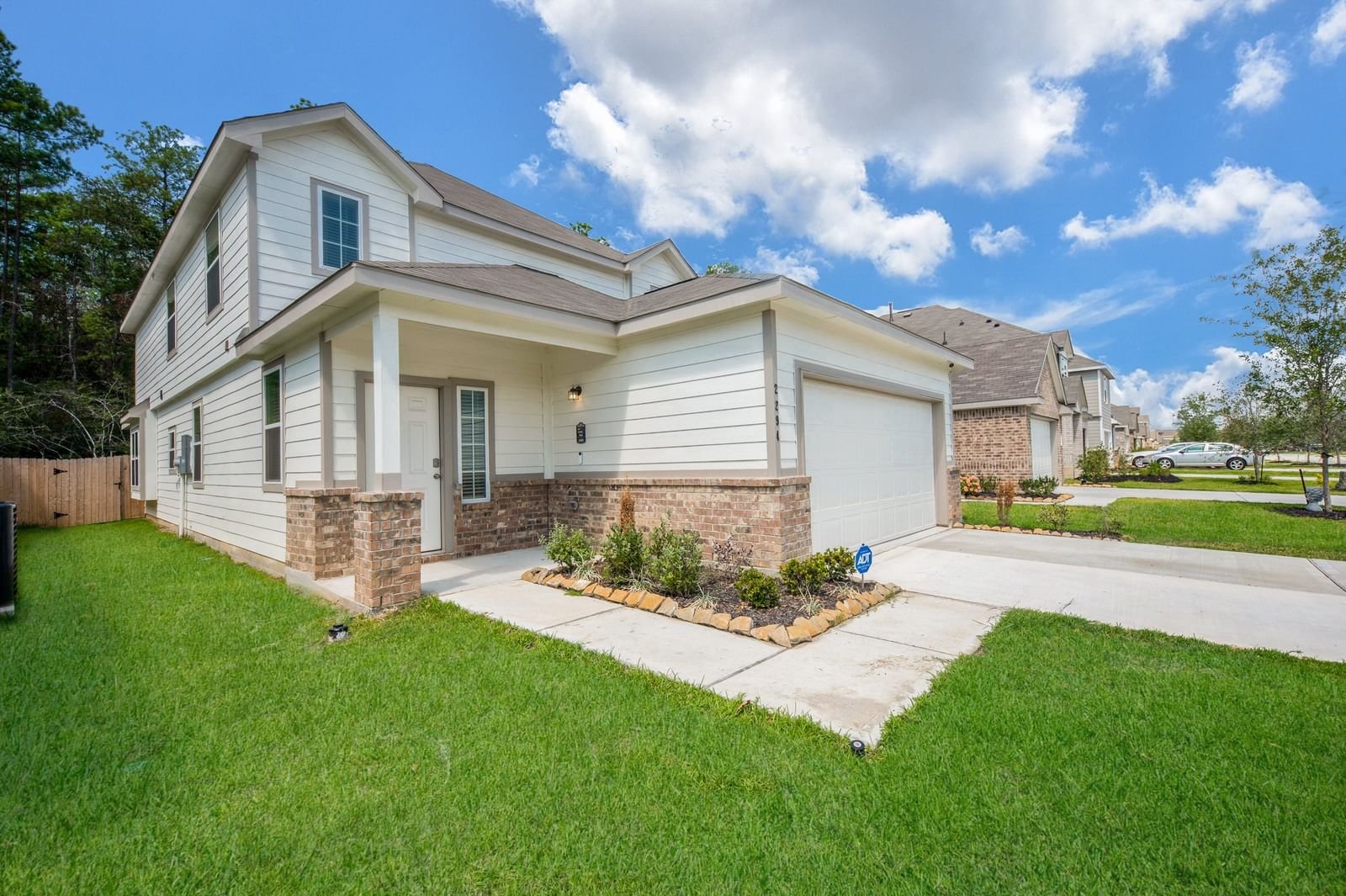 Real estate property located at 2294 Raider, Montgomery, Mackenzie Creek 02, Conroe, TX, US