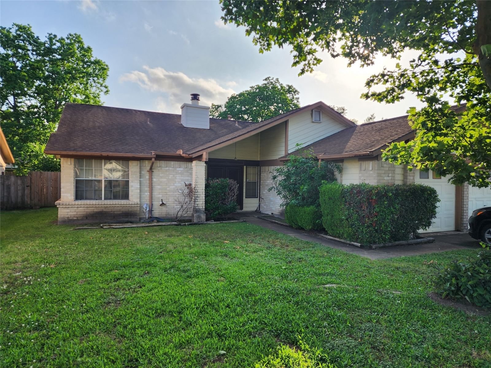 Real estate property located at 11330 Mulholland, Harris, Meadow Village Sec 02 R/P, Houston, TX, US