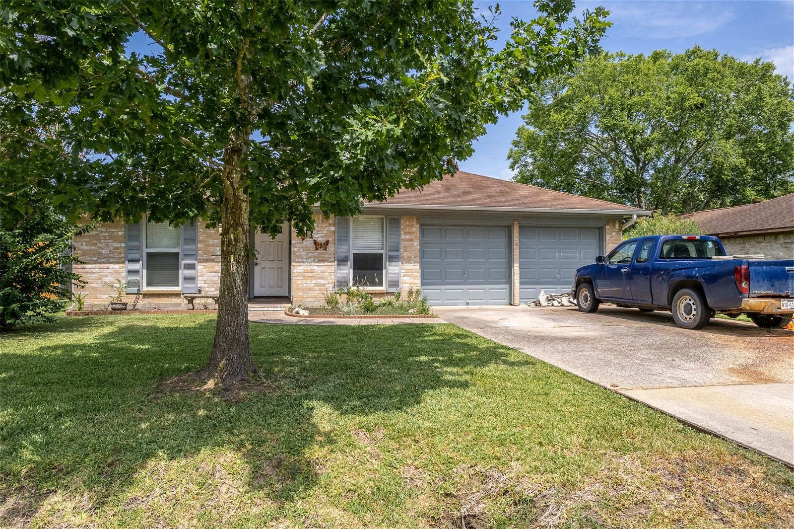 Real estate property located at 7318 Pine Shadows, Chambers, Pinehurst Sub, Baytown, TX, US