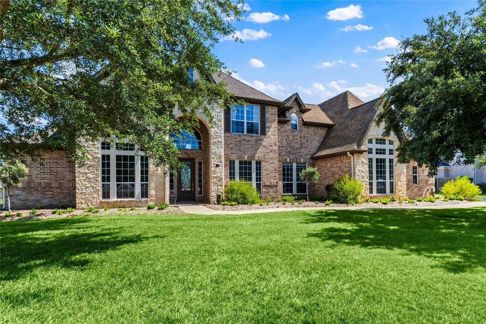 Real estate property located at 8927 LADY LAURA LANE, Fort Bend, ROYAL LAKES ESTATES, Richmond, TX, US