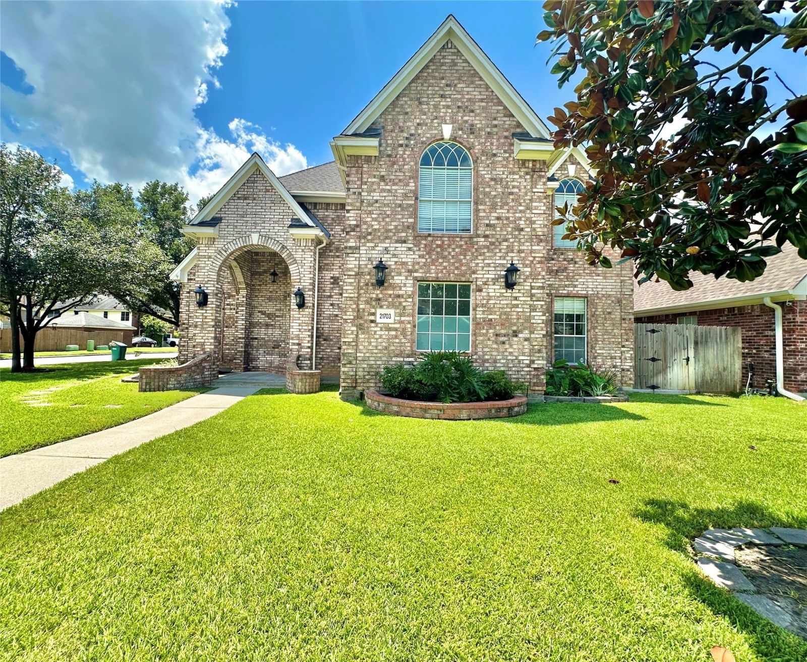 Real estate property located at 21703 Long Castle, Harris, Windsor Forest R/P, Spring, TX, US