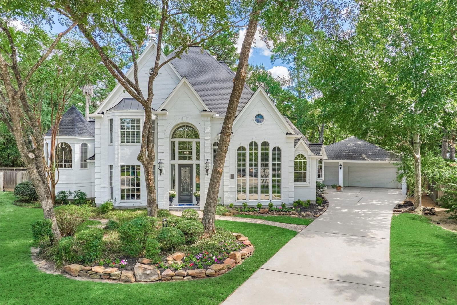 Real estate property located at 10 English Glade, Montgomery, The Woodlands Panther Creek, The Woodlands, TX, US