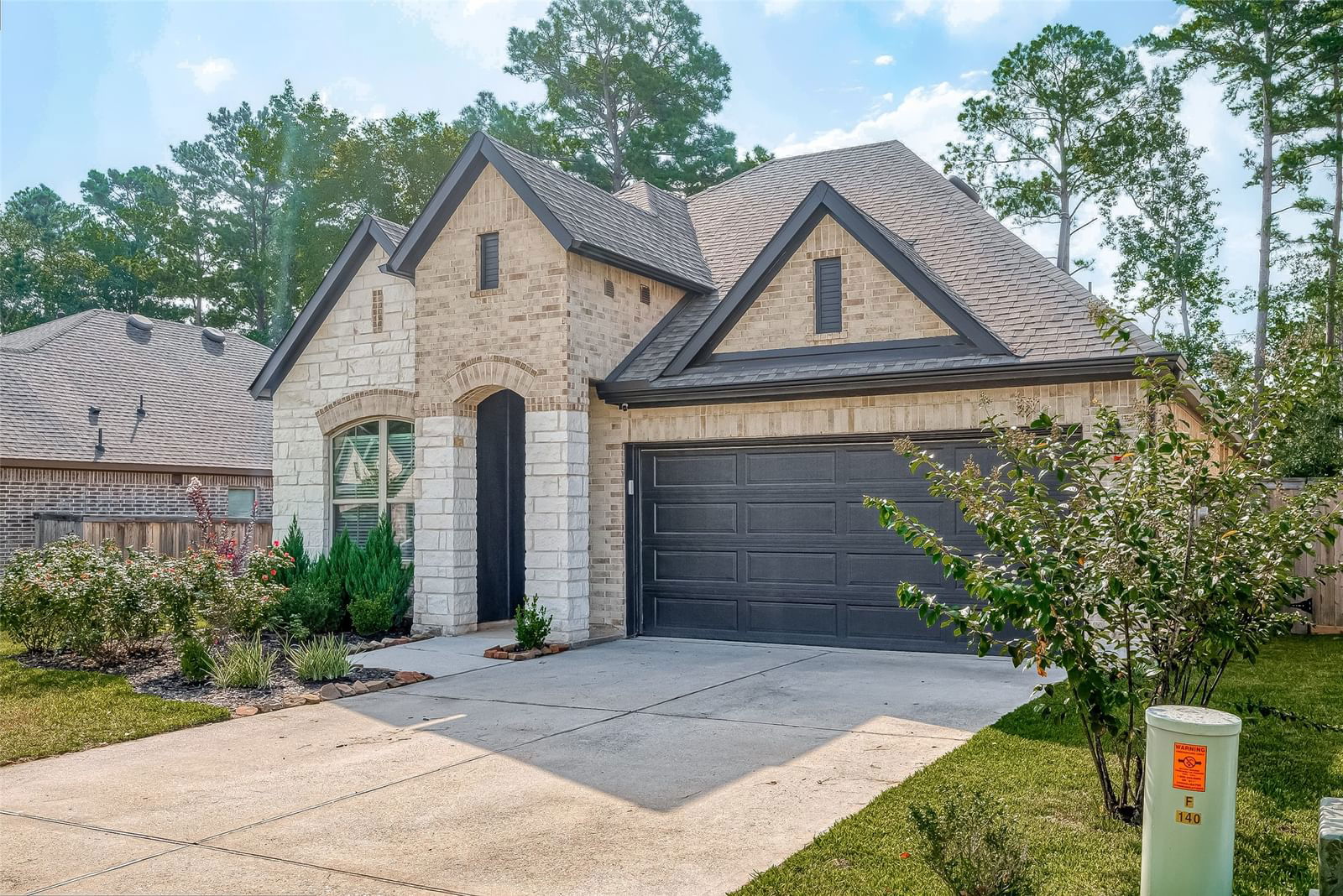 Real estate property located at 144 Winged Elm, Montgomery, The Woodlands Hills 14, Conroe, TX, US
